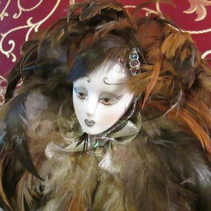 CERAMIC GLAMOROUS DOLL - HOME DECOR